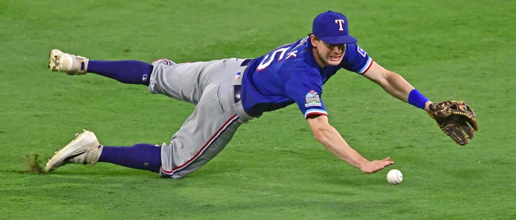 r-mlb-nick-solak-diving-texas-rangers.jpg