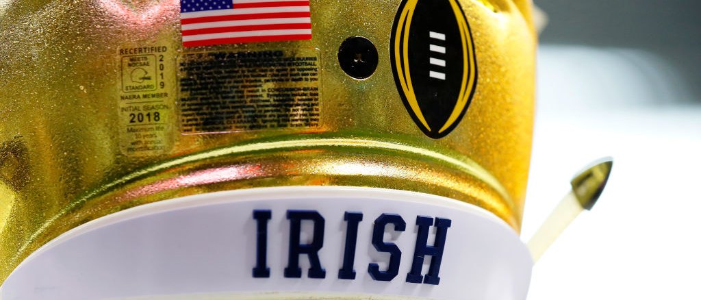 r-ncaaf-notre-dame-helmet.jpg