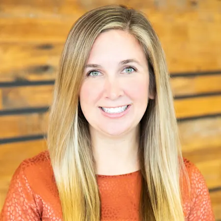 Annika-Taylor Annika-Taylor-2-Square-Crop-300x300