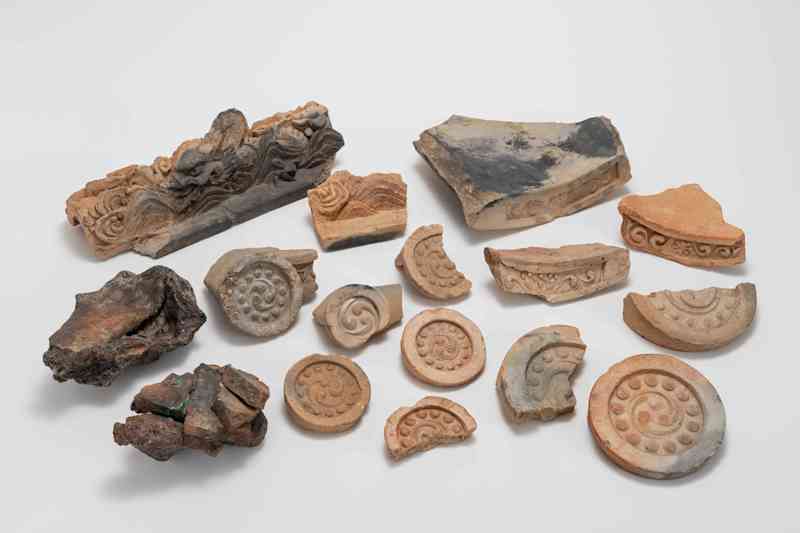 Material excavated from the site of Donge-in (burnt tile) Edo Period, owned by The Museum of Kyoto
