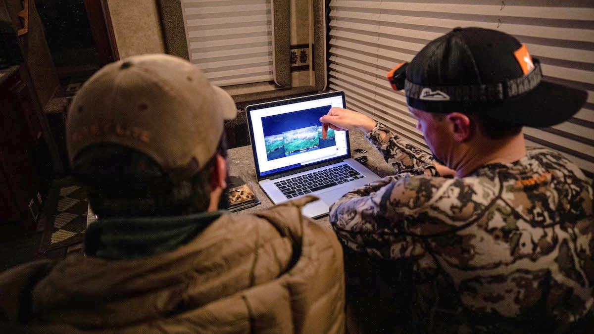 How to Use Trail Cameras After the Rut