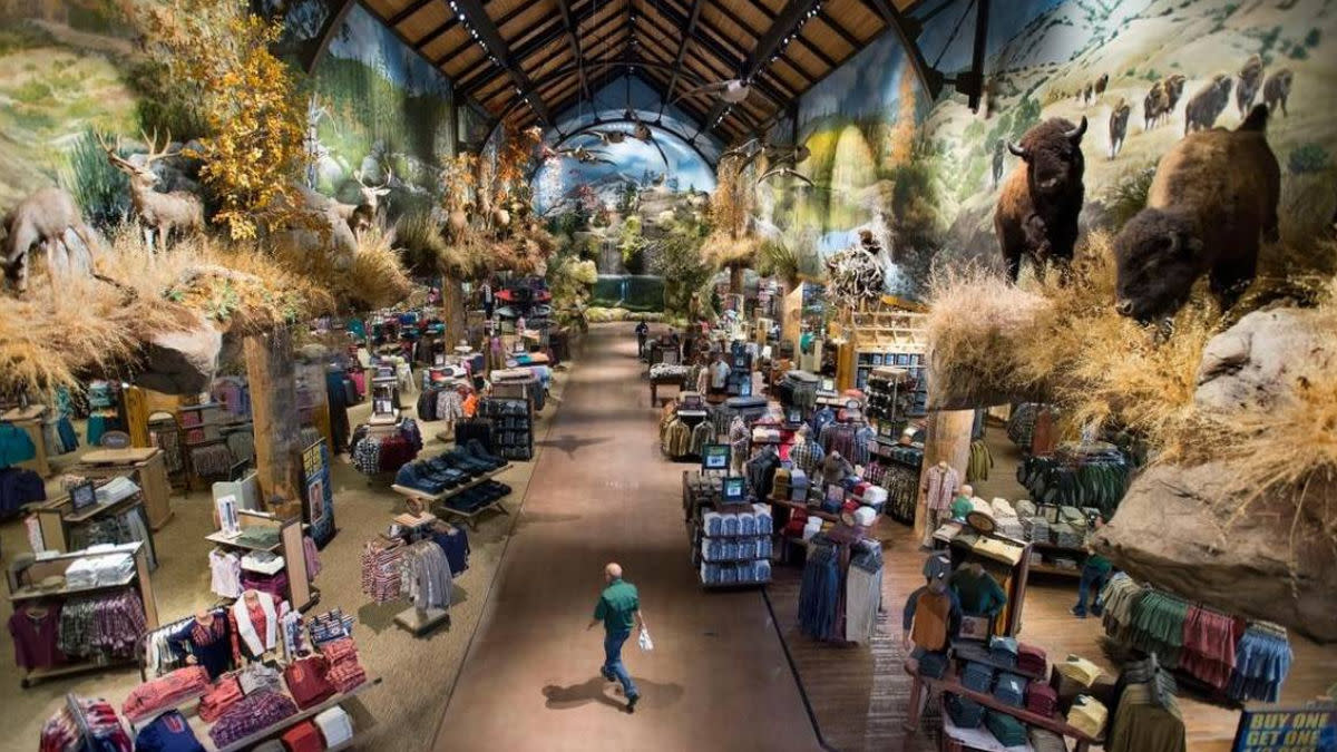 Do Outdoor Stores Pay Big Money for Big Mounts?