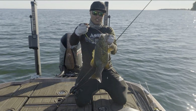 Video: How to Fish for Bass with Vibrating Jigs
