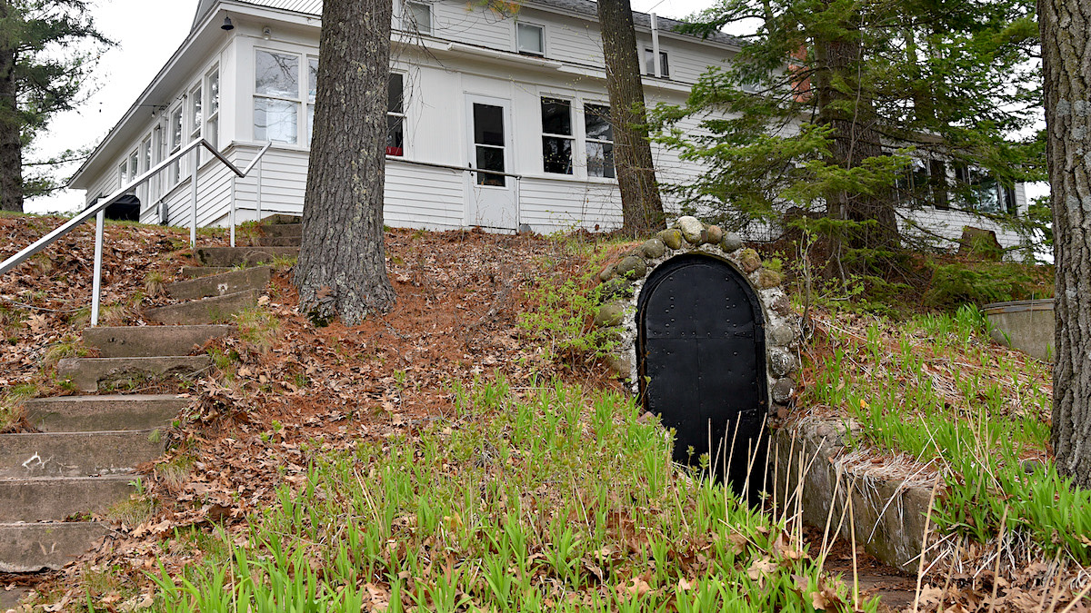 The Deer Camps and Fish Shacks of American Gangsters