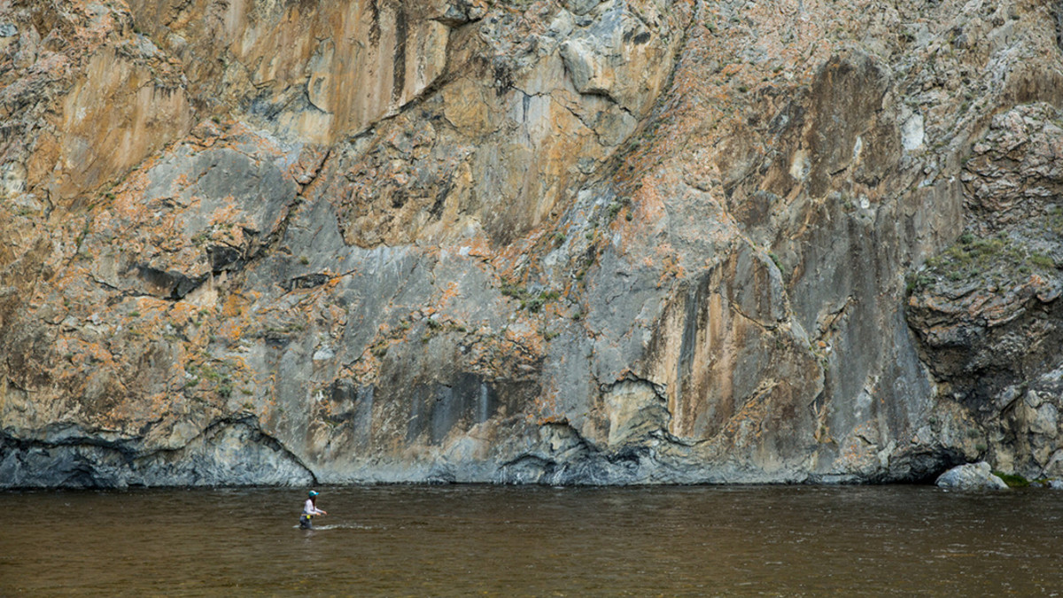 When and How to Step When You’re Swinging Flies