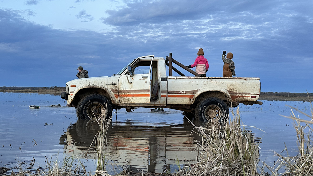 F*CKED UP Old Trucks Calendar Contest