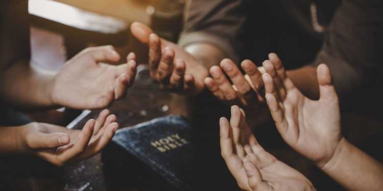 10 versets pour t’encourager à prier jusqu’à l’exaucement