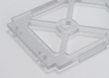 CNC Machining Service 28 889525c9-dd80-4ead-9fce-90b25915c1ab_06_Polycarbonate_PC_Smoothed.jpg