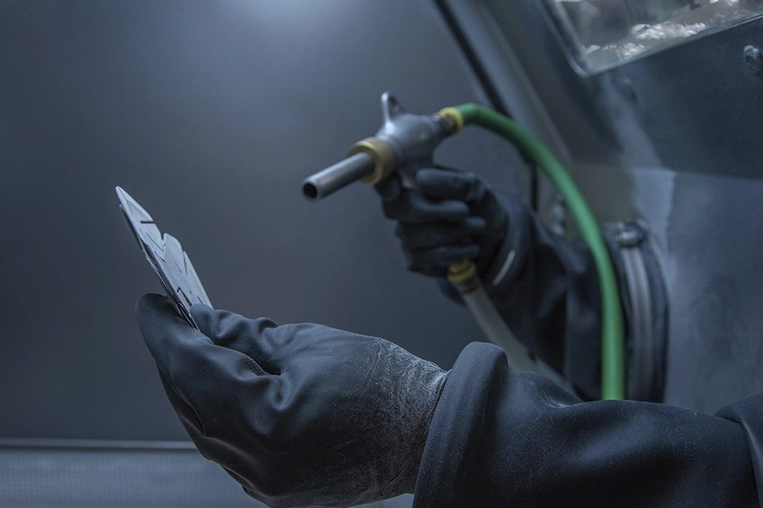 Vacuuming of the unfused powder