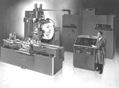 An early CNC machine: the Milwaukee-Matic-II was first machine with a tool changer