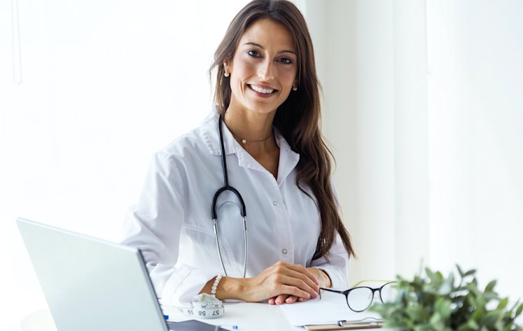 Control de la clínica desde cualquier sitio con el software médico