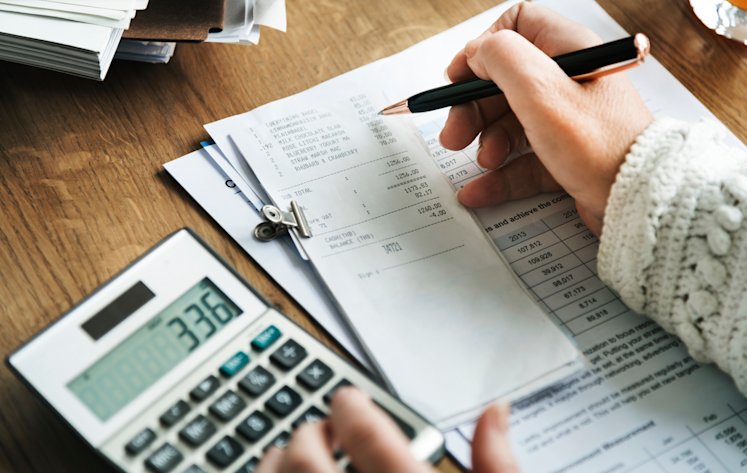 Planifica presupuestos y gastos eficazmente con Medesk - Destaca frente a tu competencia.