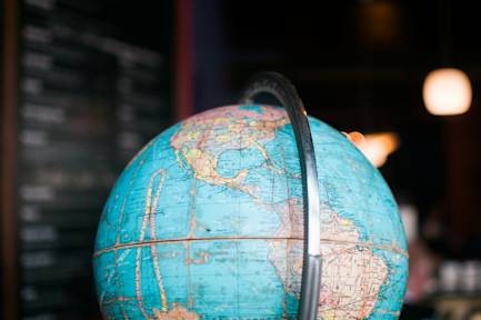 Un globe terrestre.