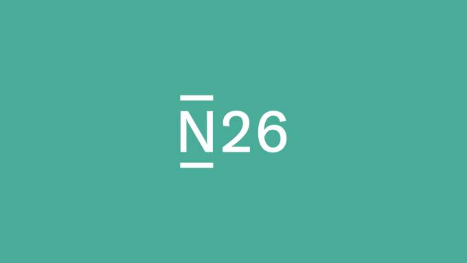 Un logo N26 su sfondo verde.