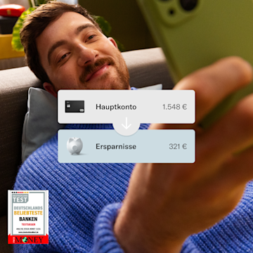 Bild einer lächelnden Frau im Bett, die auf ihr Handy mit Focus Money Logo schaut.