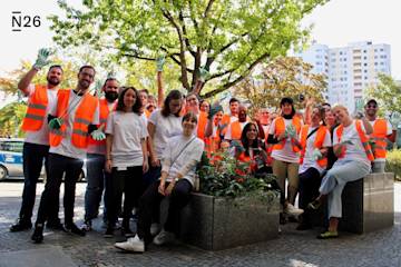 N26 team park cleaning.