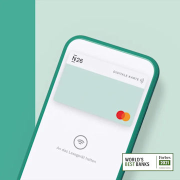 N26 Banking App mit virtueller Mastercard auf hellgrünem Hintergrund mit Forbes Best Bank Logo.