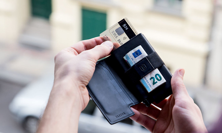 N26 Card with cash and wallet