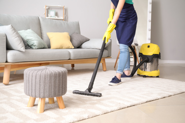 Person hoovering