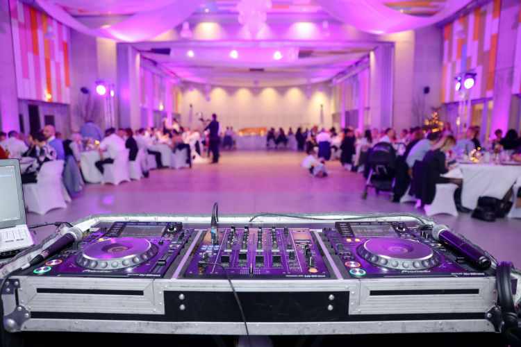 DJ wedding