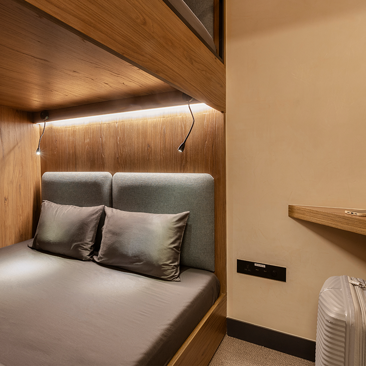 Sleepover LIM aiport sleeping pod cabin, double bed