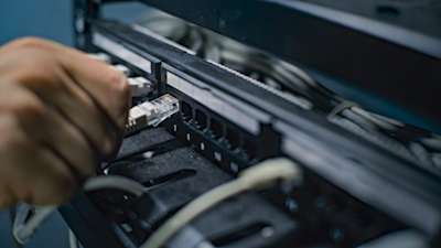 Media / Mobility / 3G-to-VoLTE Roaming / Multicard - Related Content / Card / Image / Overcoming the Challenges