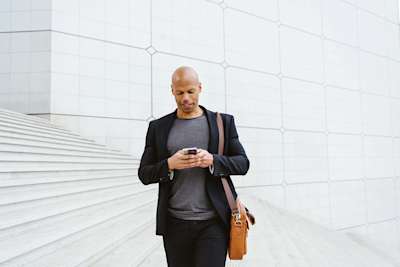 Media / Mobility / IPX Network/ List / List Group / Benefits / List Item / Tap into one signal hub for global network connections