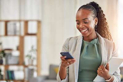 Messaging / WhatsApp / shutterstock_2329107069.jpg