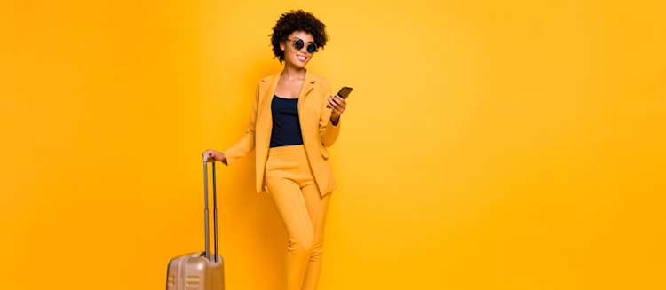 POST / womanwithluggageandmobilephone-1024x447