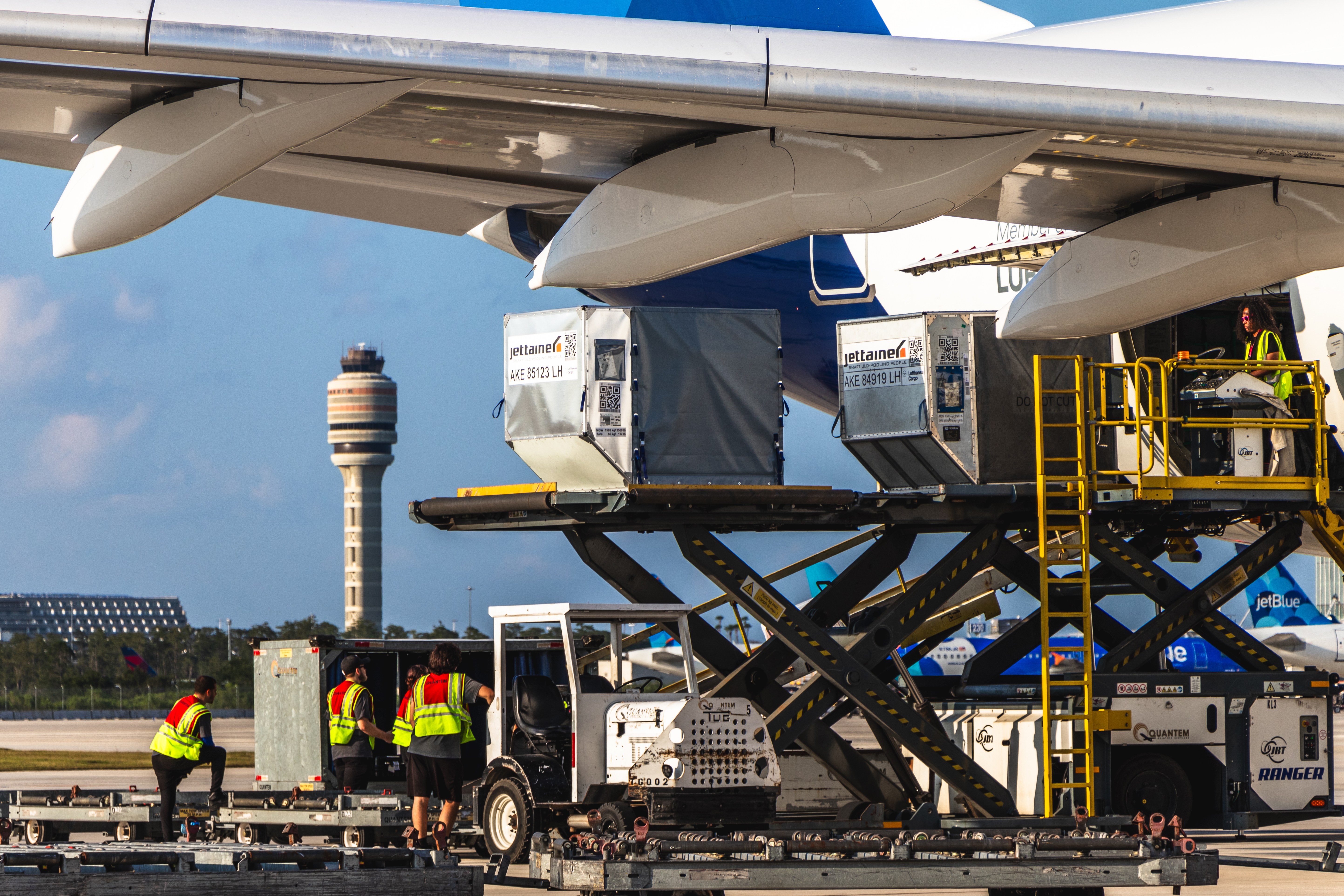 media-images-cargo-4