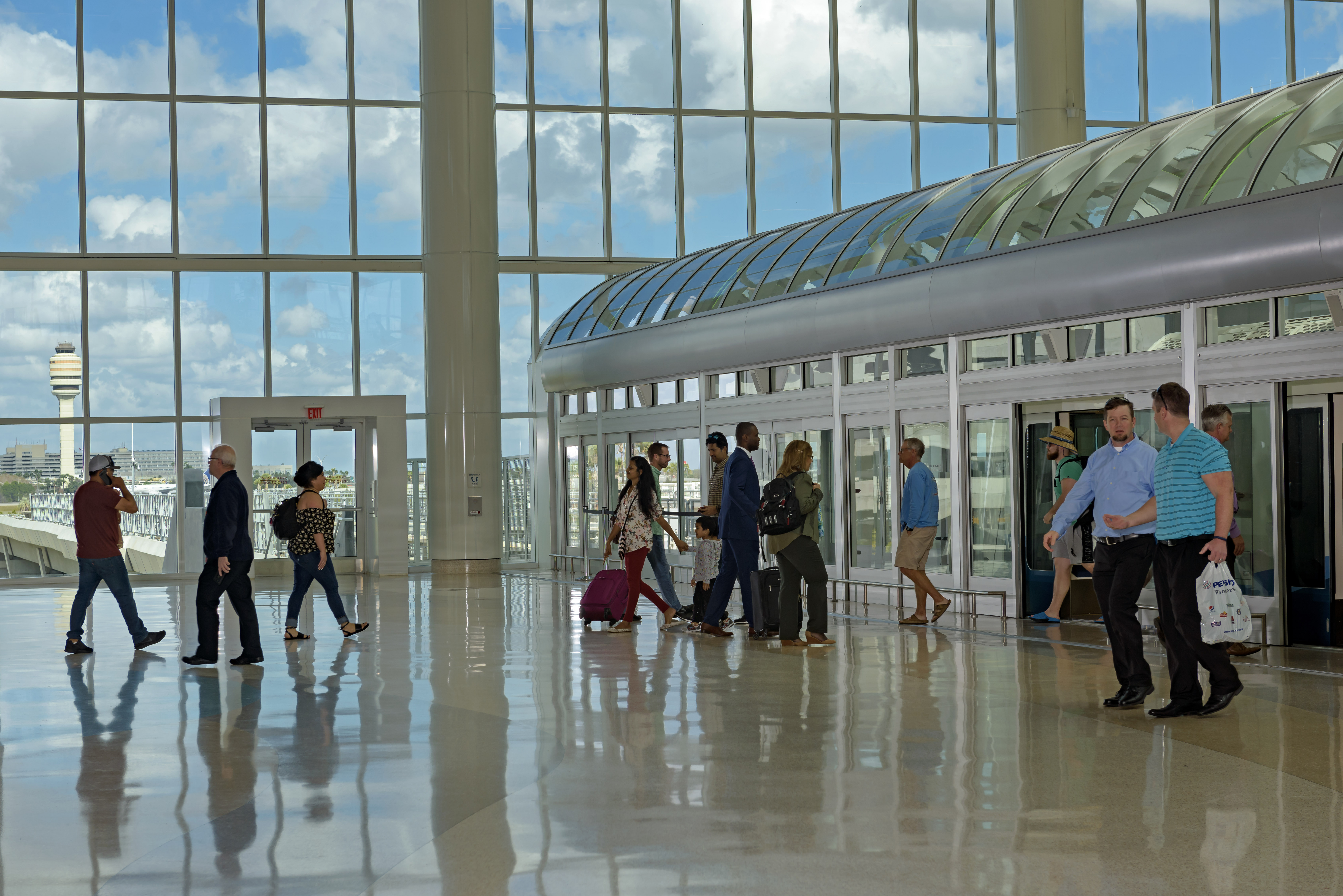 media-train-station-terminal-link