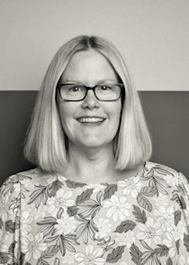 Michele Golombuski headshot