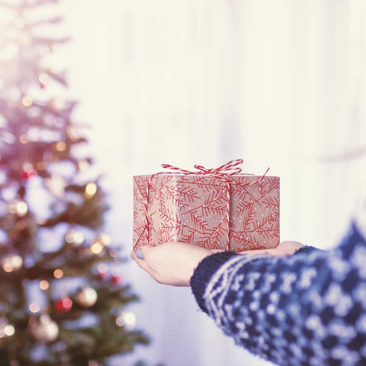 Tips on How to Buy Holiday Gifts for Family Members Who Hate Gifts 