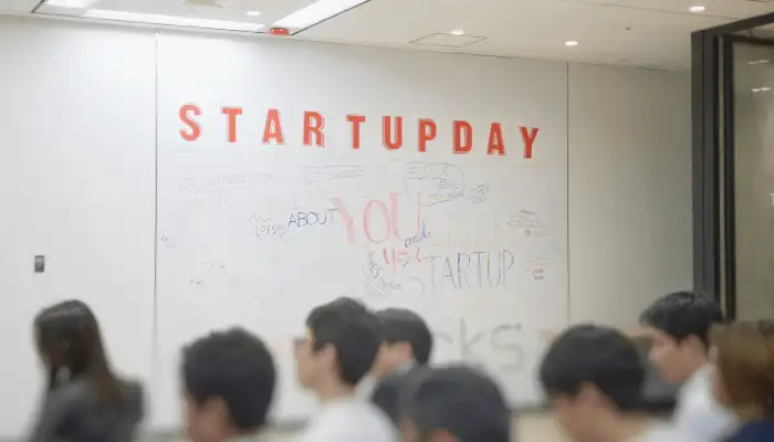 image of whiteboard with startup quotes written on it