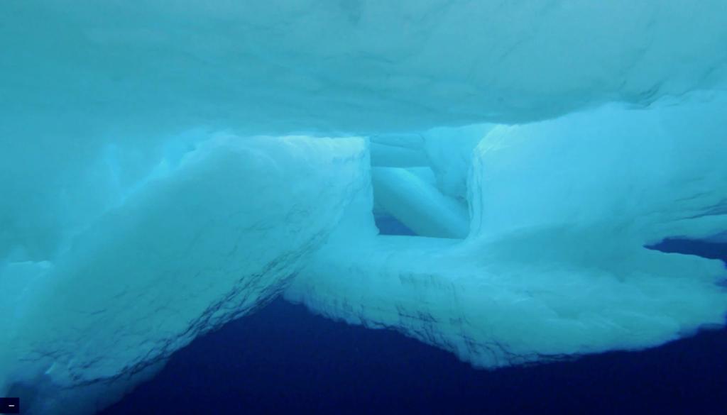 Bilde under isen tatt av en Blueye X3
