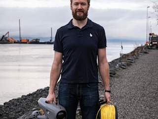 Trond Larsen and Blueye X3 with gripper