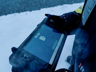 Holding the Blueye Rugged controller with gloves