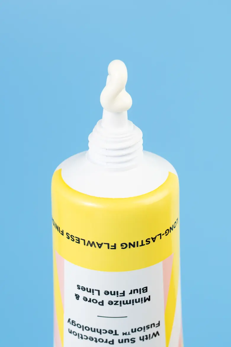 Lebih Praktis! Azarine Invisipore Primer Sunscreen, 2 in 1 Formula : Sunscreen & Primer dalam 1 Produk