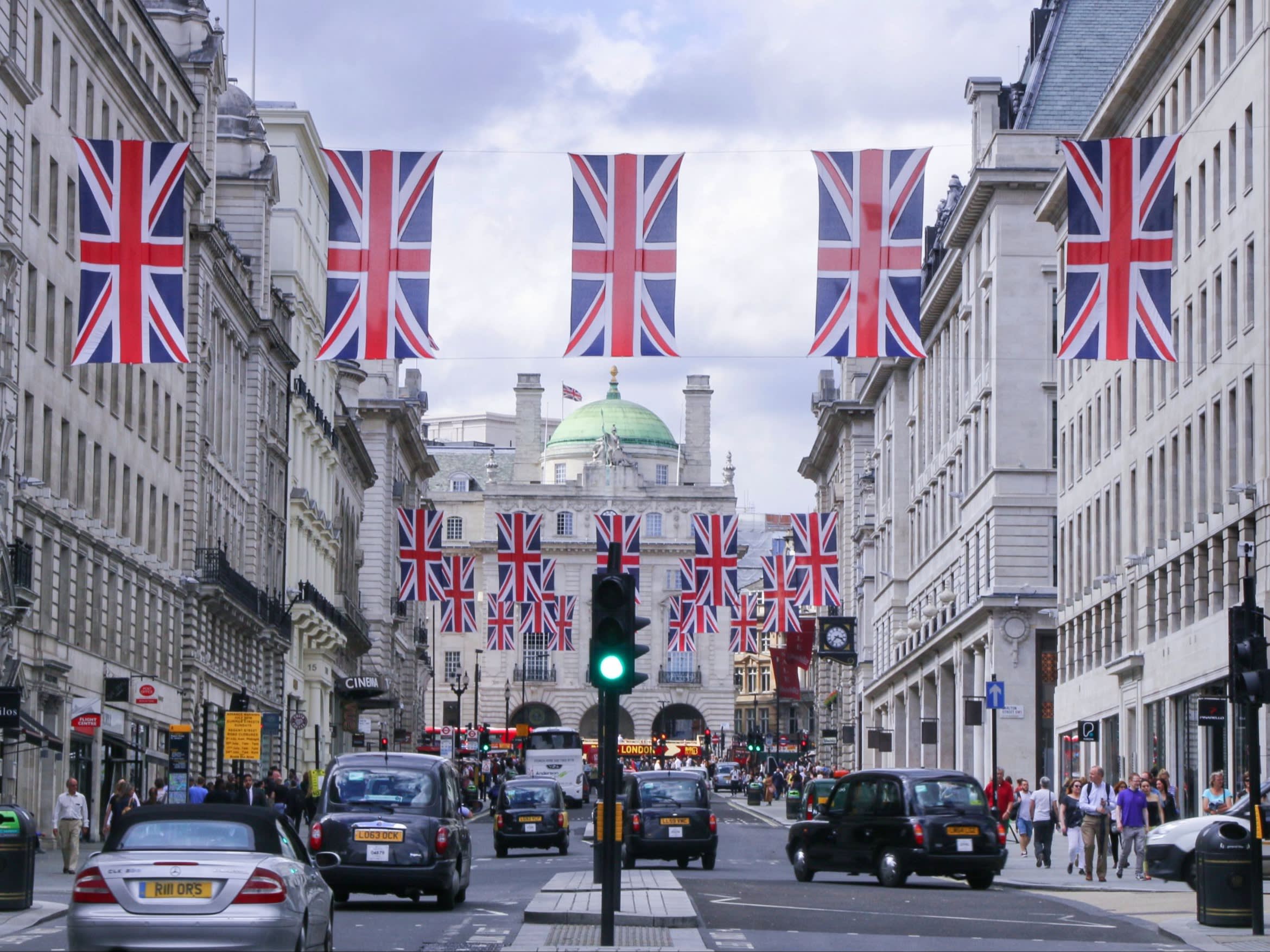 How to move to the UK in 11 steps