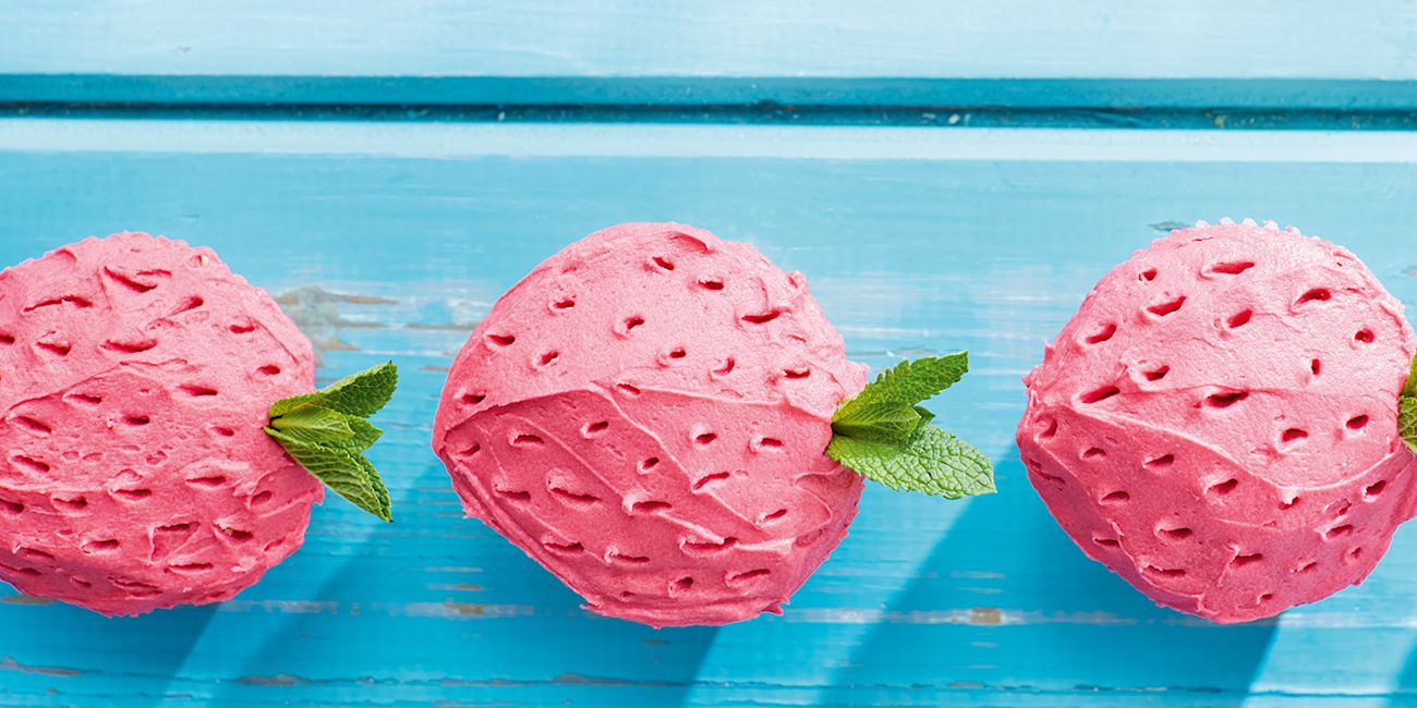 Strawberry cream tea cakes Strawberry cream tea cakes