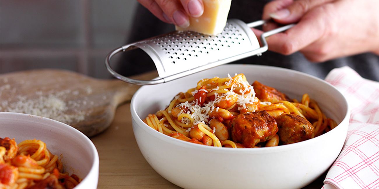 Sausage meatballs with spaghetti Sausage meatballs with spaghetti