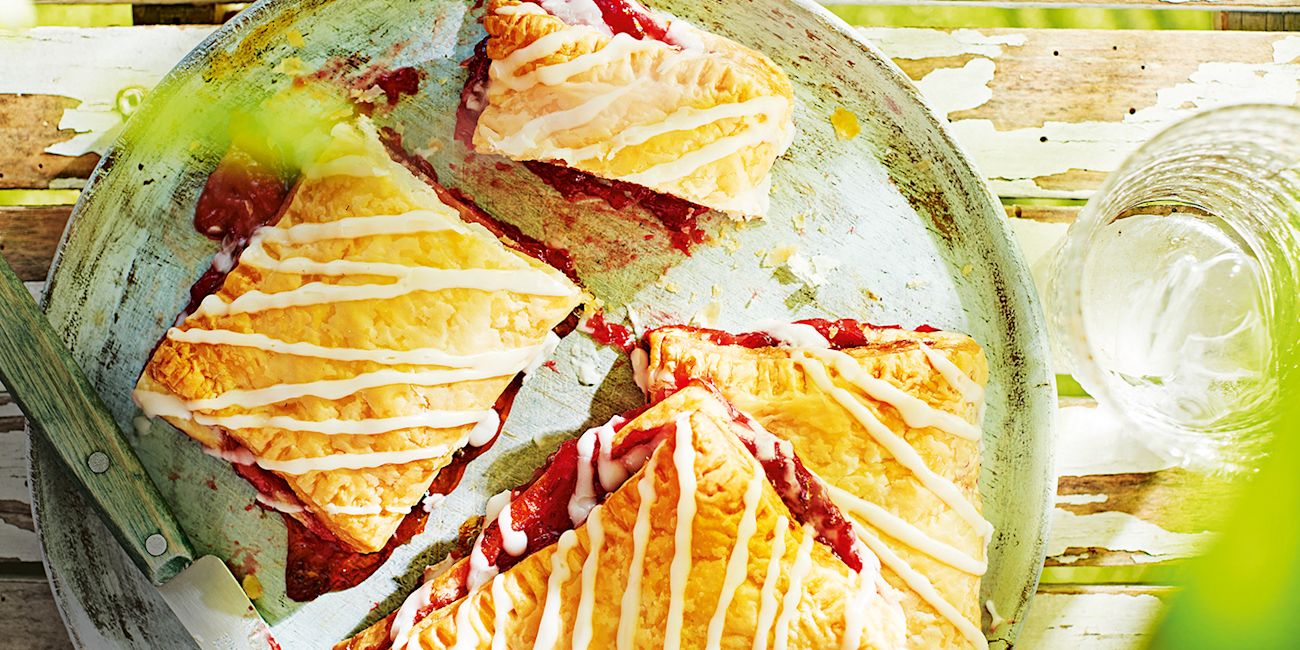 Strawberry pastry pockets Strawberry pastry pockets