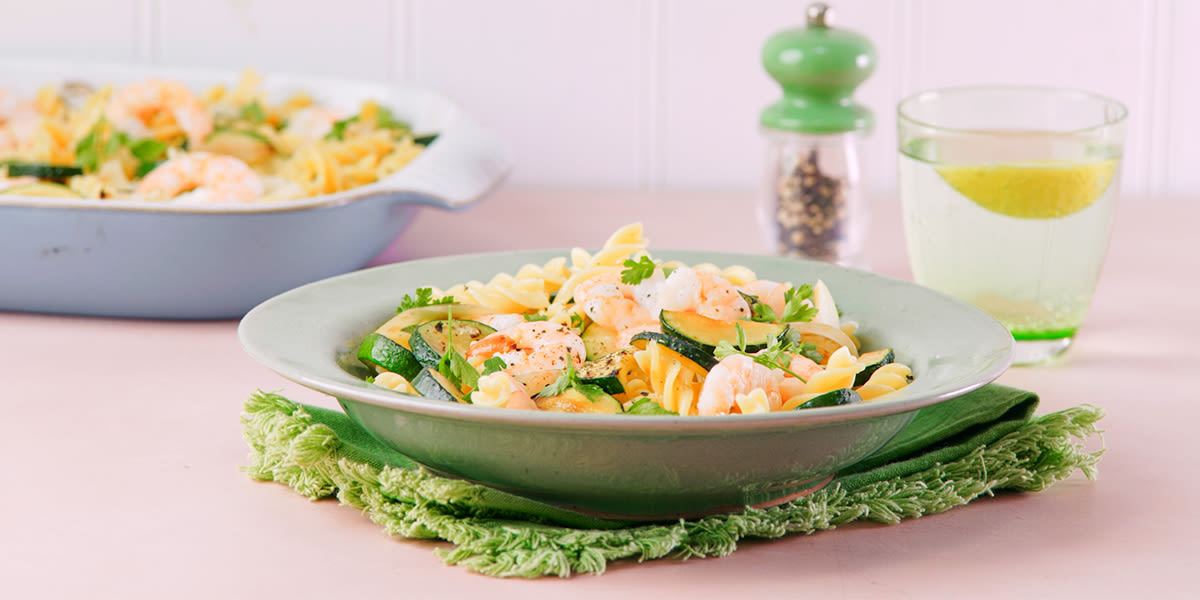 One-tray prawn and garlic pasta One-tray prawn and garlic pasta