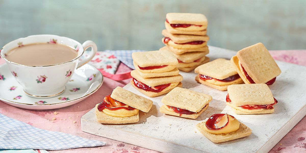 Raspberry ripple custard creams Raspberry ripple custard creams