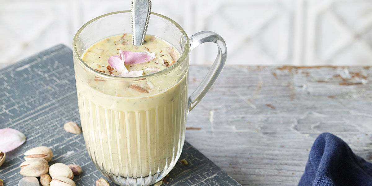 Badam doodh (masala almond drink) Badam doodh (masala almond drink)