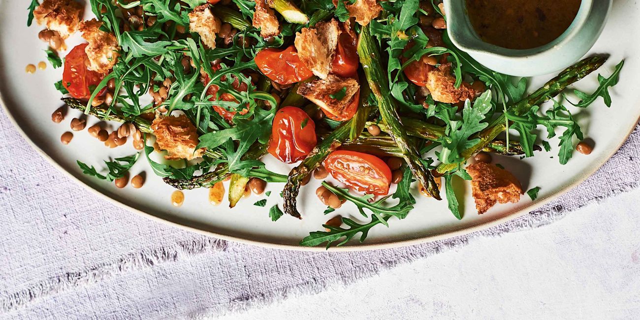 Spicy lentil salad with roasted asparagus, tomato & croutons Spicy lentil salad with roasted asparagus, tomato & croutons