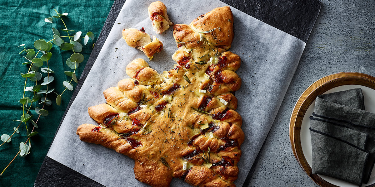 Brie & cranberry Christmas tree tear & share bread Brie & cranberry Christmas tree tear & share bread