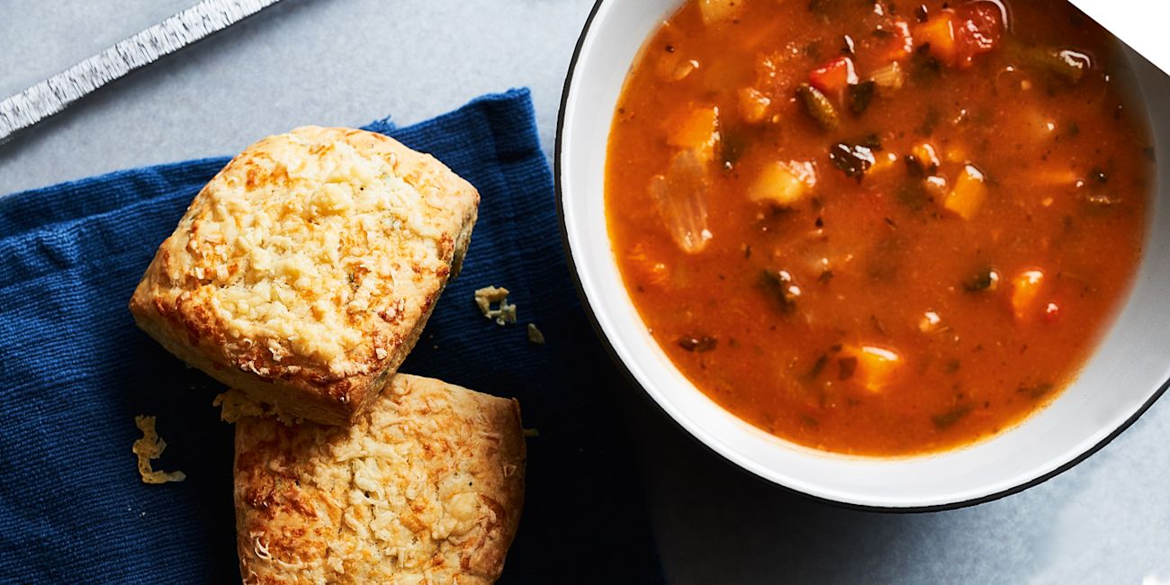 Soup with savoury scones Soup with savoury scones