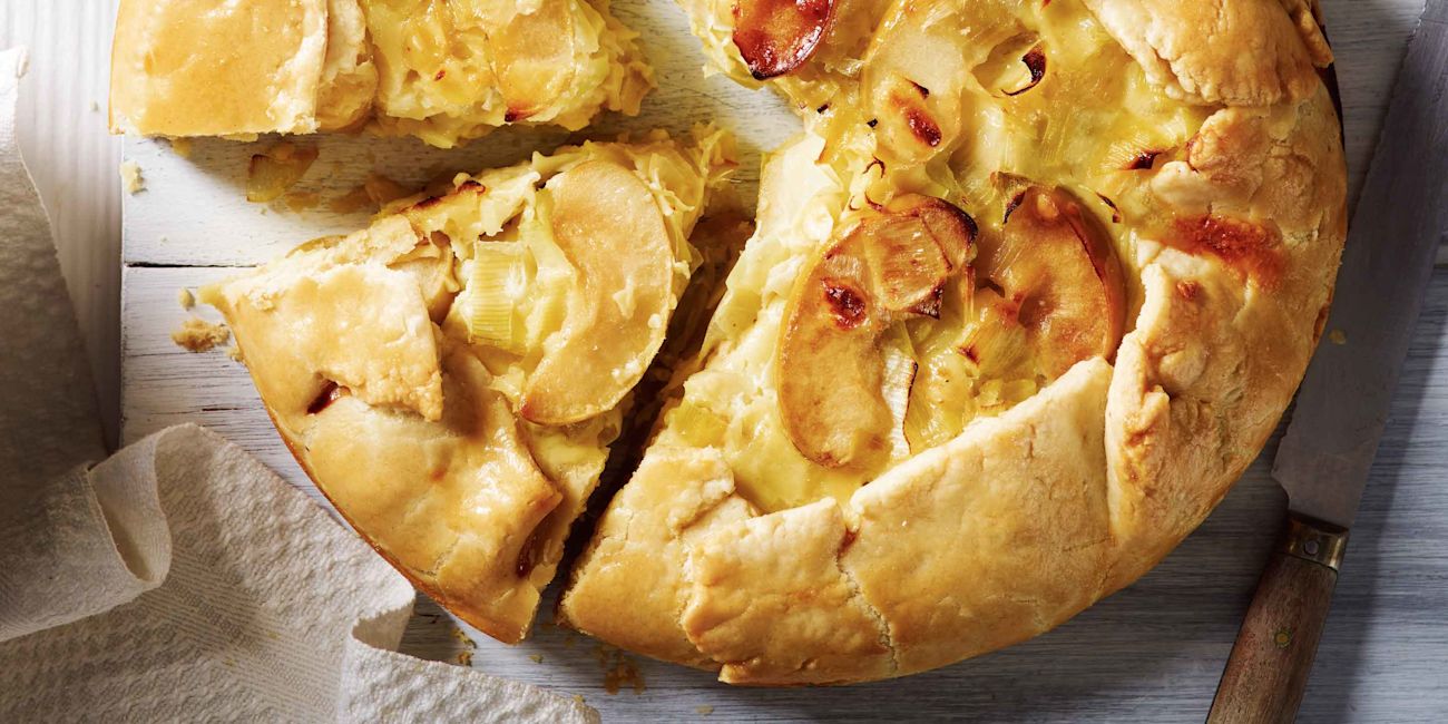 Leek, apple and cheese pie Leek, apple and cheese pie