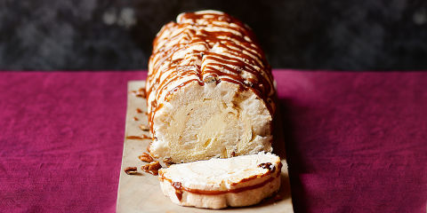Toffee pecan roulade